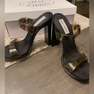 Steve Madden glassy leopard sandal. Size 7